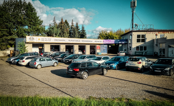 Zdjęcia warsztat samochodowy Polskie Centrum Samochodowe w Będzin